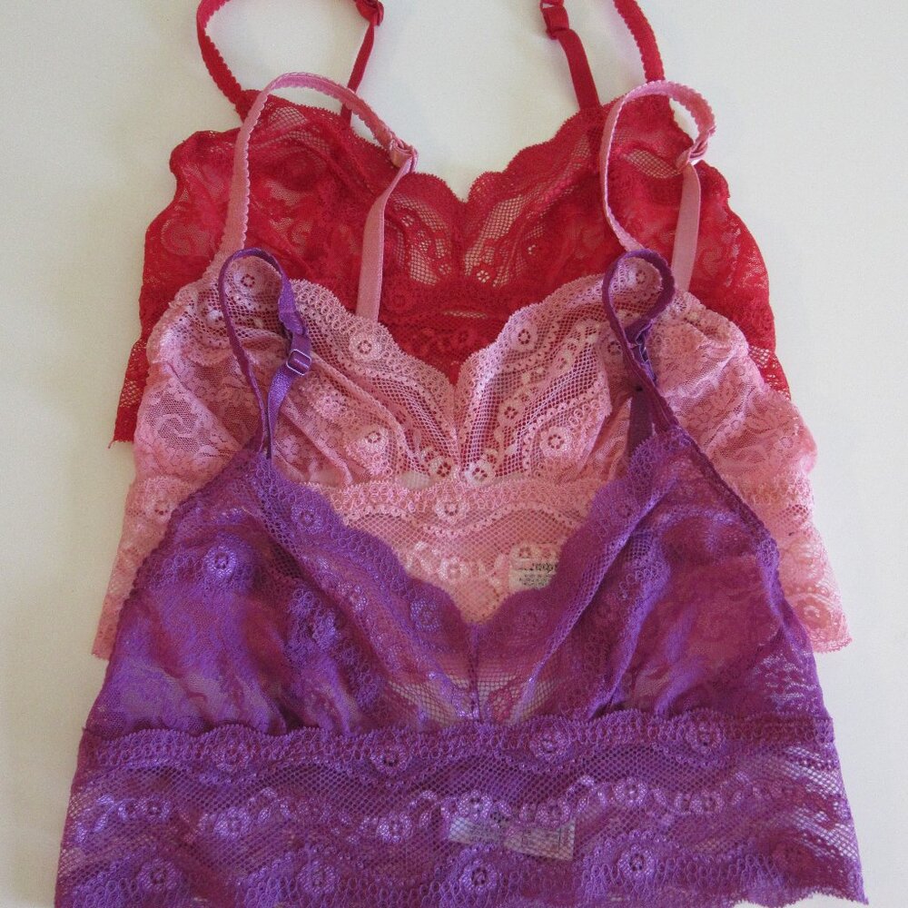 b. tempt'd Lot of 3 Soft Cup Pullover Small Lace Bras
